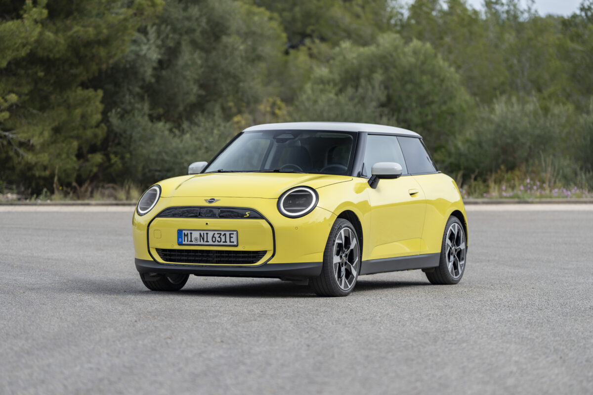 Mini Cooper SE EV press gallery photo