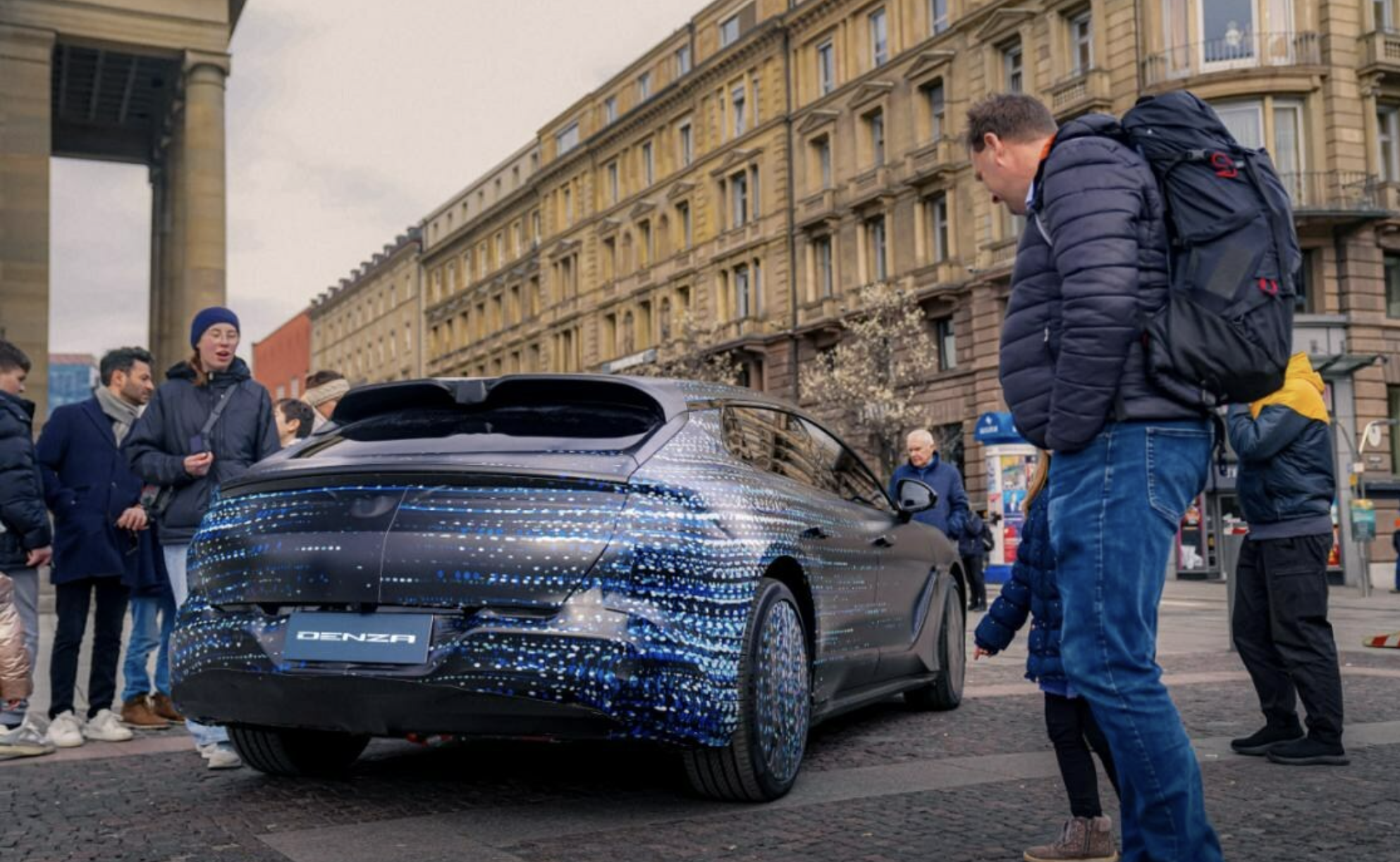 Mercedes-Benz and BYD, China's leading new energy vehicle maker, recently tested their newest co-branded DENZA on the streets of Stuttgart.